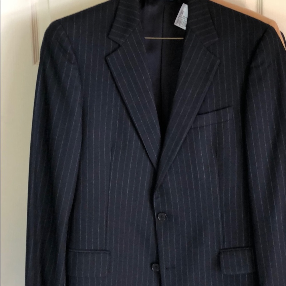 Brooks Brothers 100% wool suit. Chalk stripe 40L